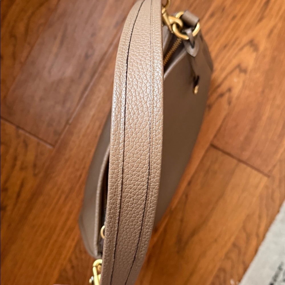 Coach Cary Shoulder Bag - Picture 8 of 10